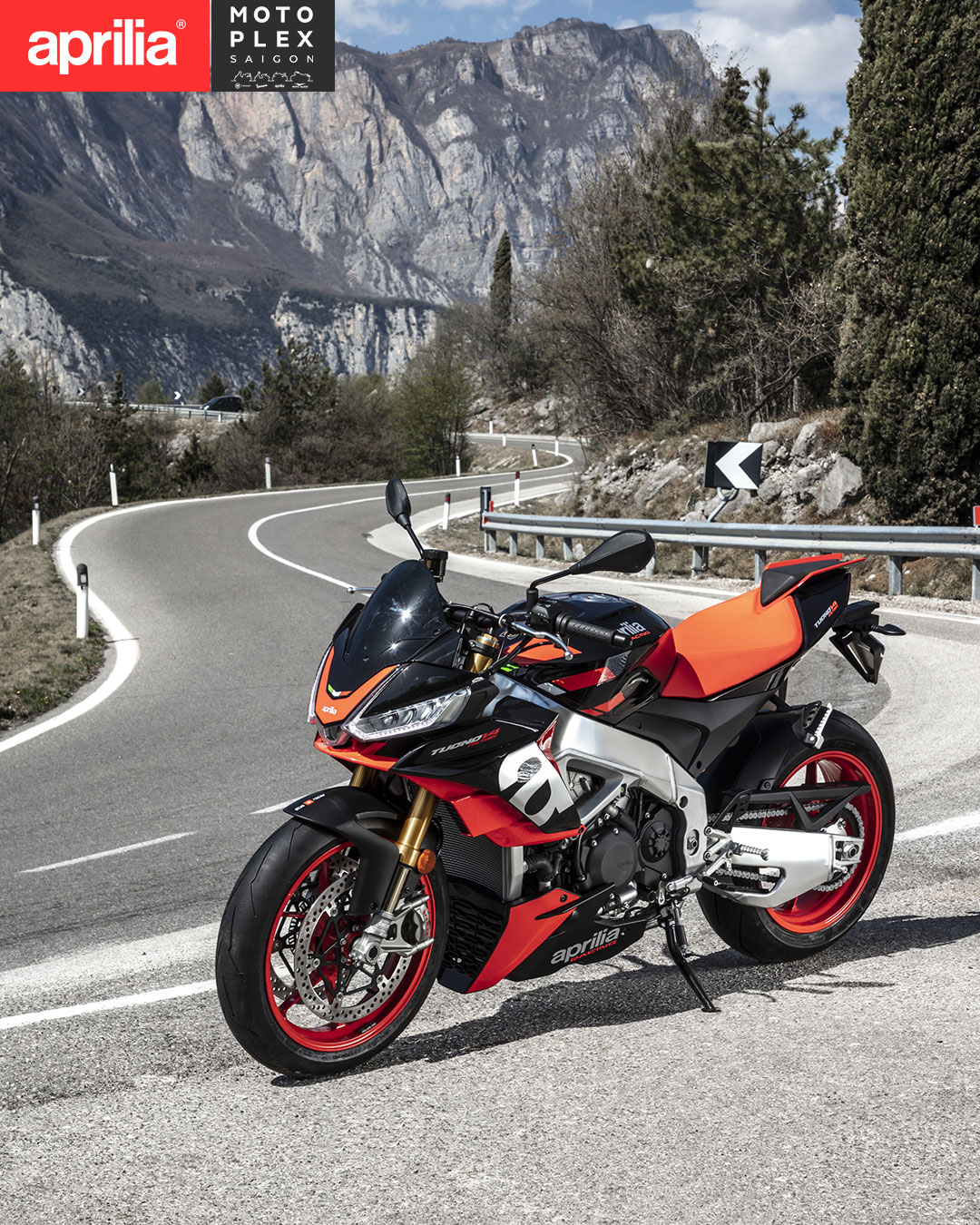 Aprilia Tuono V4 Factory là cỗ máy hiệu suất cao