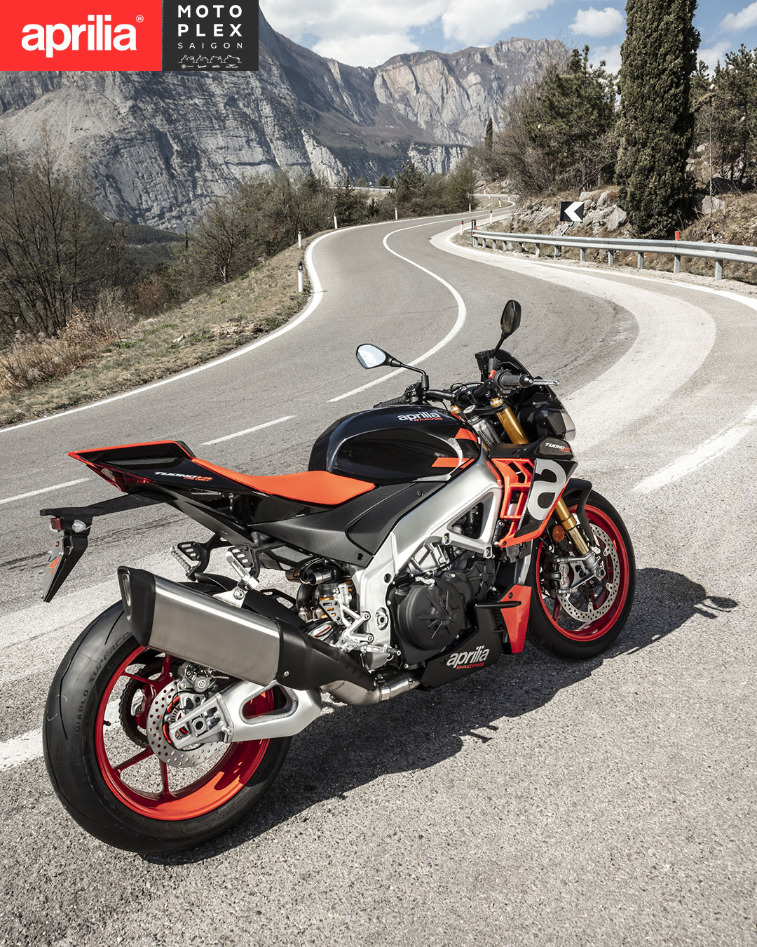 Khối động cơ V4  mạnh như sấm