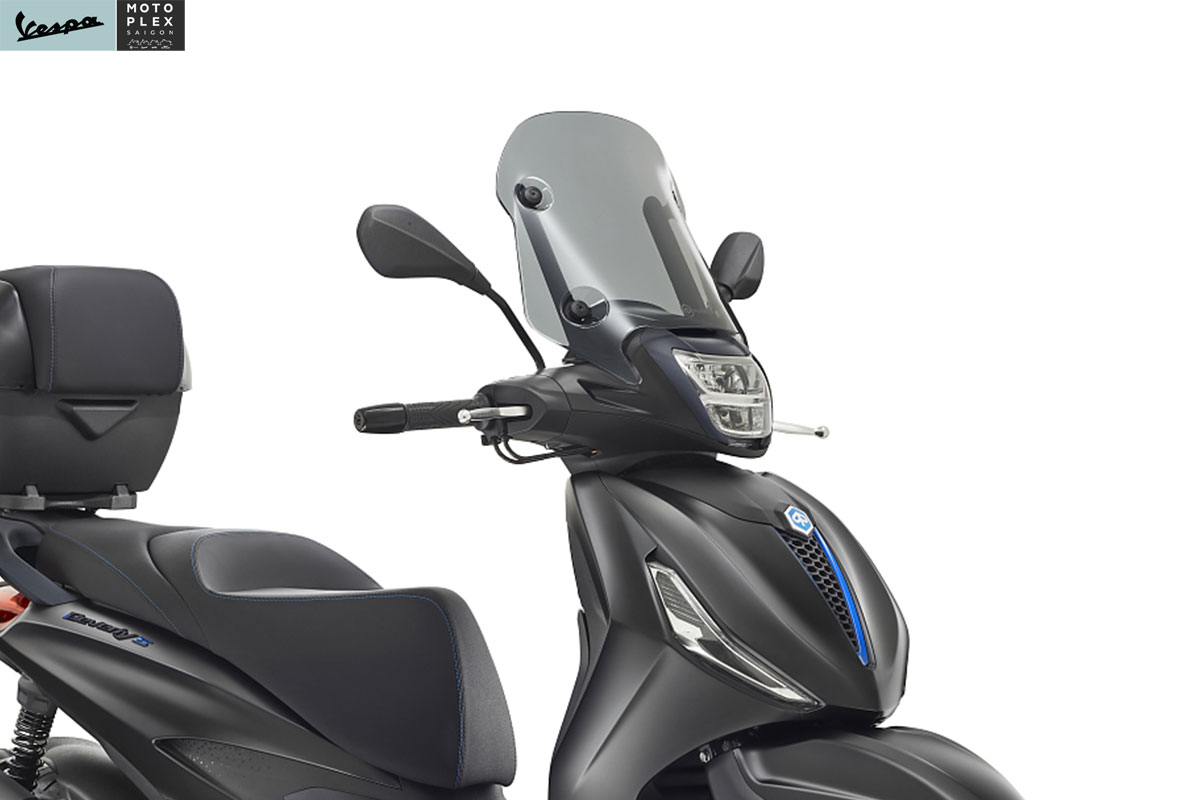 Kính chắn gió đen mờ