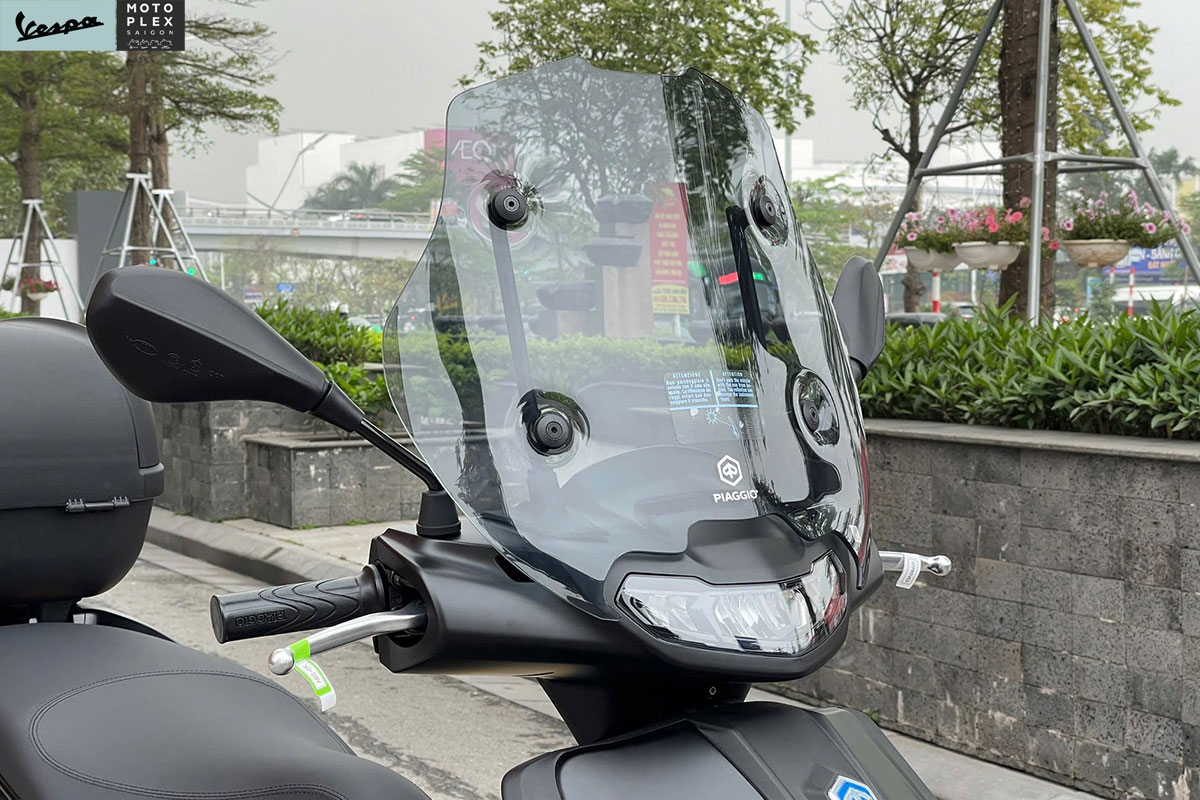 Kính chắn gió mờ