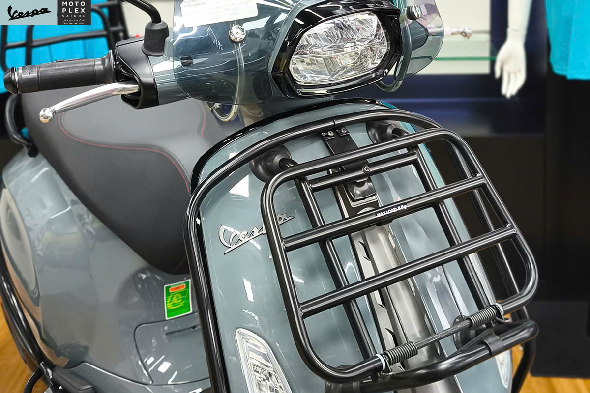 Baga trước Vespa Sprint