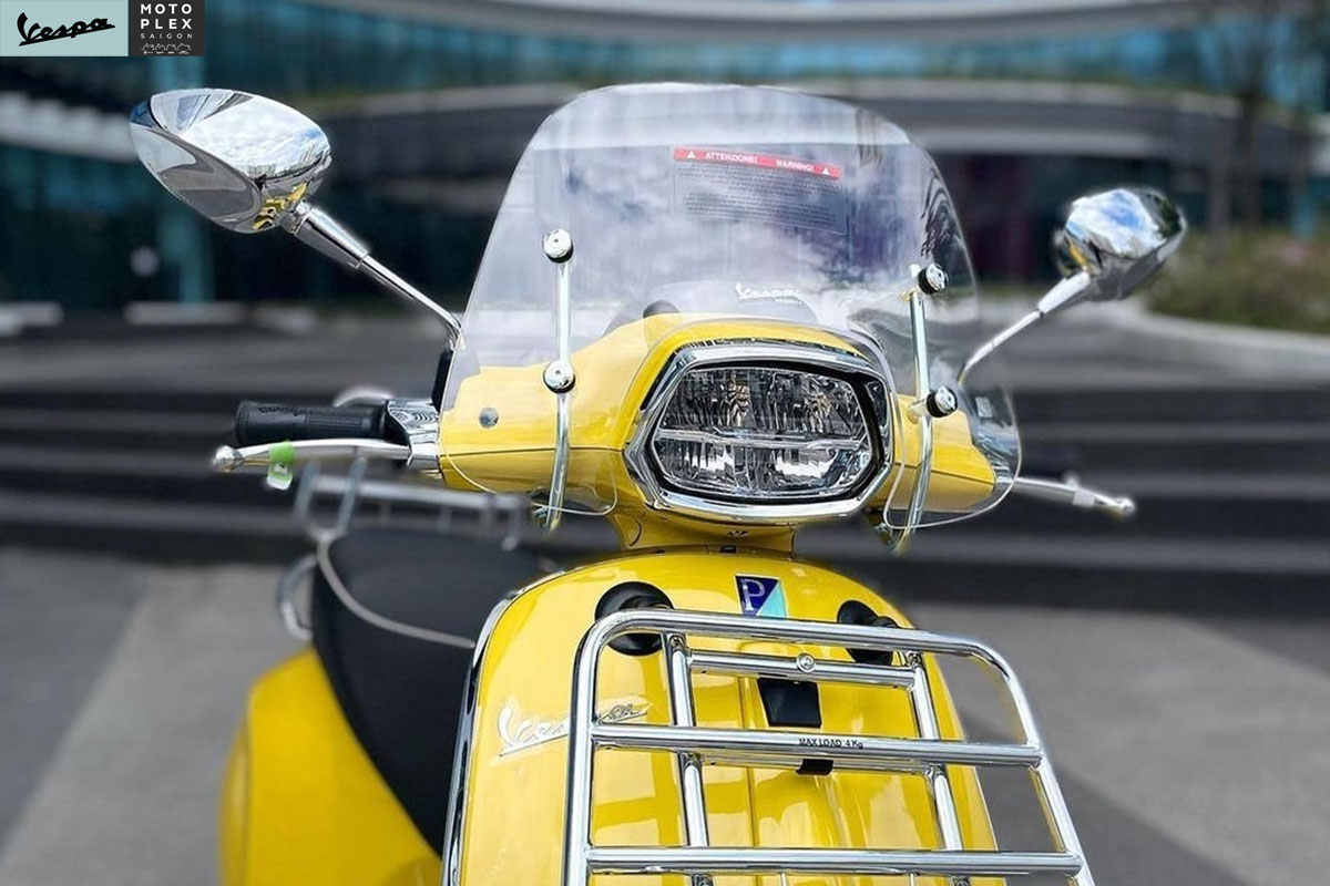 Kính chắn gió thấp trong suốt