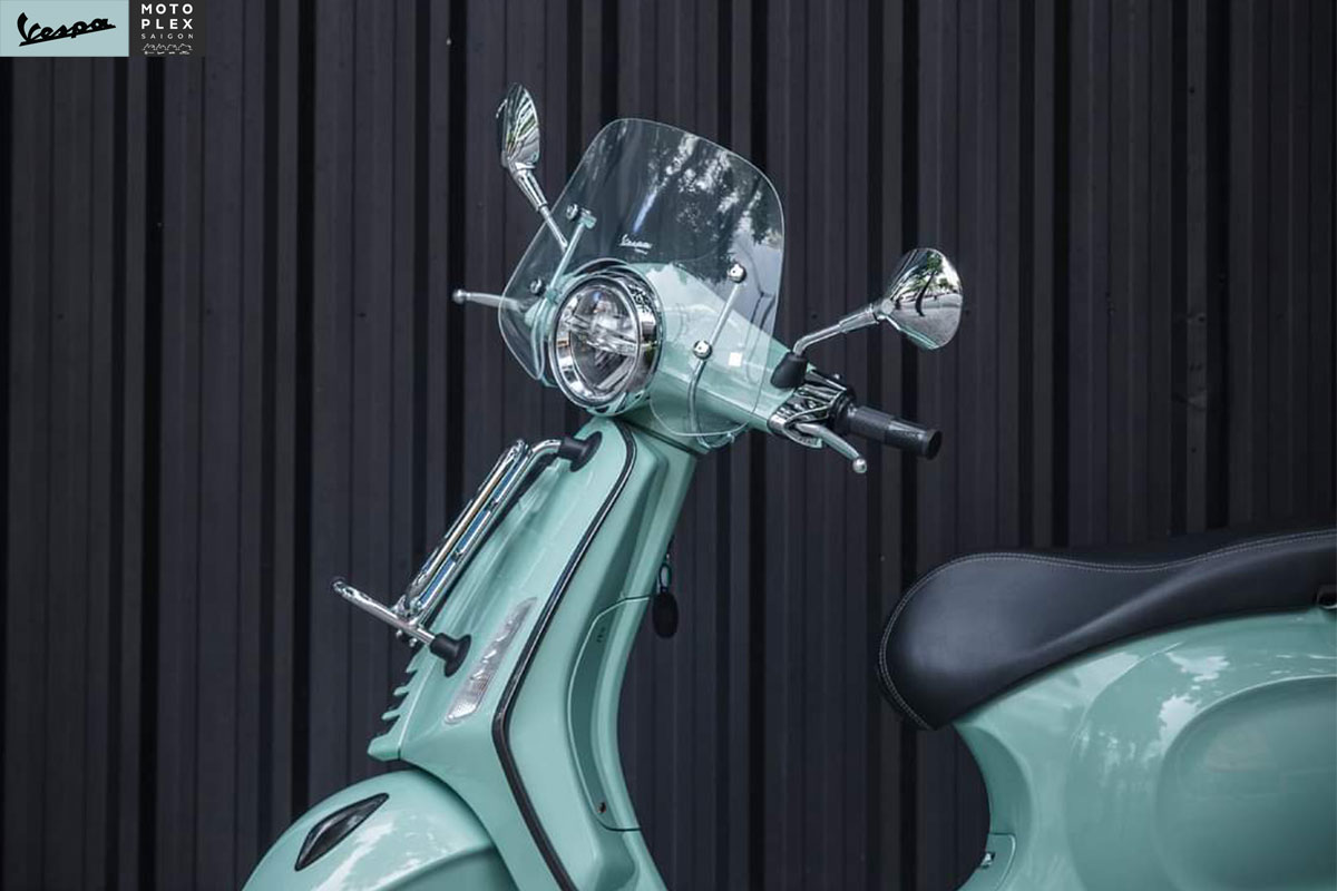 Kính chắn gió thấp trong suốt