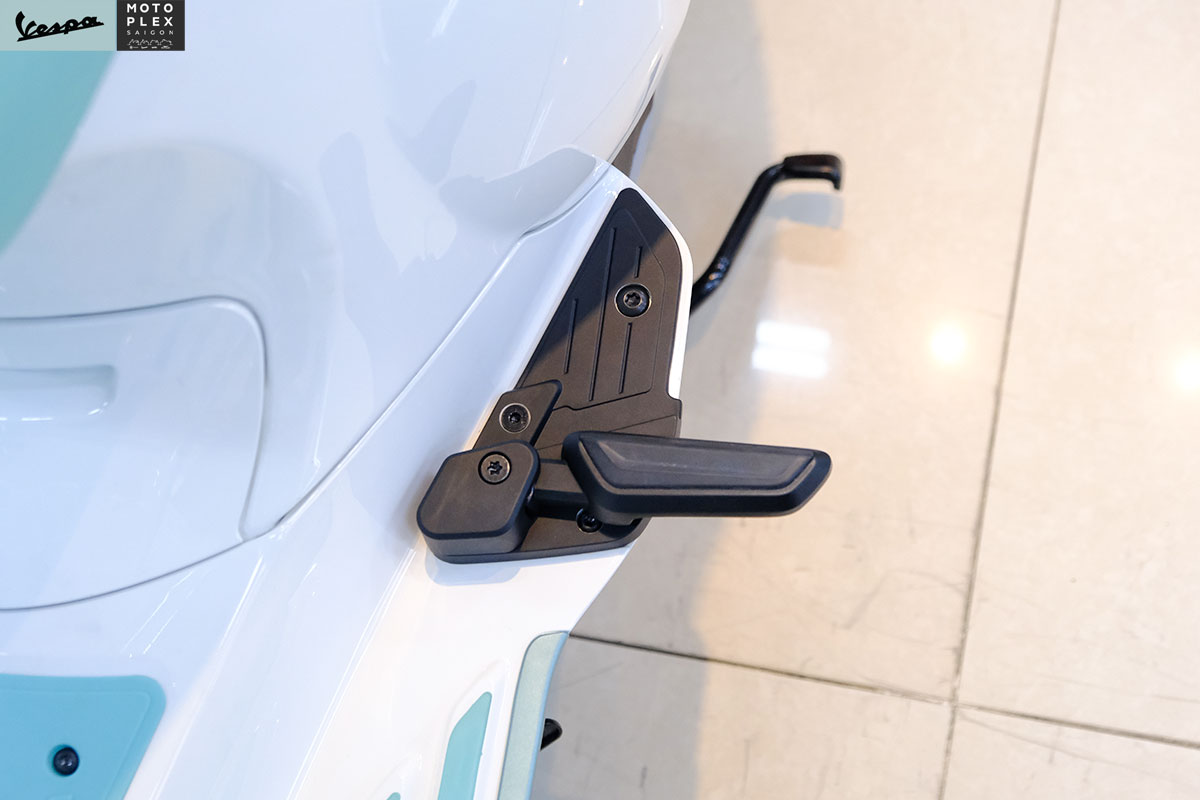 Gác chân Vespa Primavera